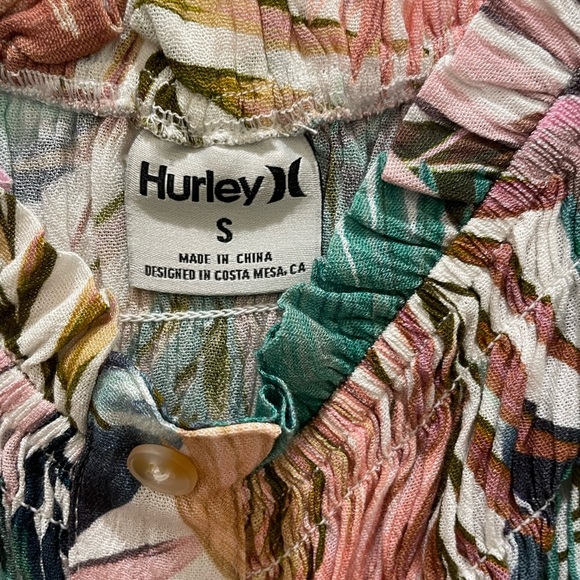 Hurley Palmetto Sunset Floral Print Short Puff Sleeve
Smocked Crop Top - Picture 3 of 6